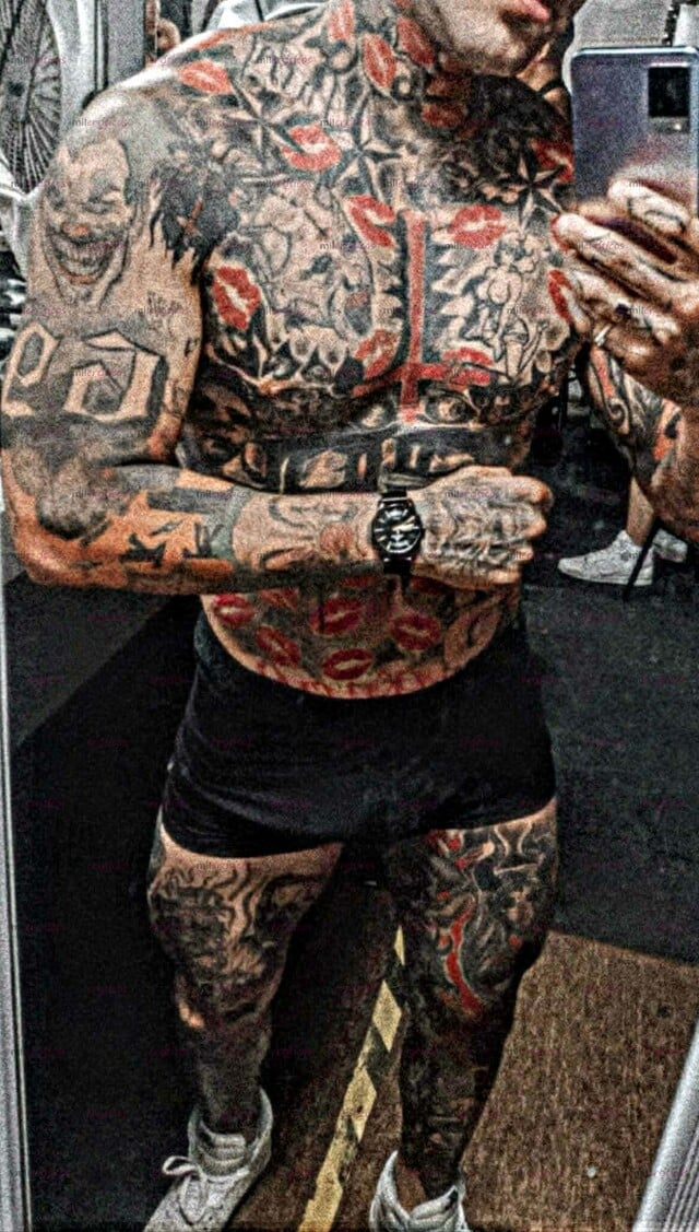 FOTOS DE HOLA, SOY MAXIMILIANO, ESTOY DE REGRESO Y LISTO PARA COMPLACERTE