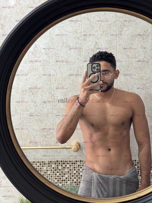 FOTOS DE VENEZOLANO 24 AÑOS DOTADO, VARONIL, DIVERTIDO CON LUGAR