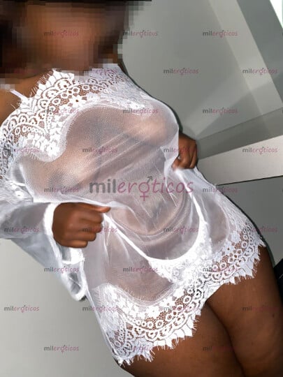 FOTOS DE NEGROTA EXOTICAMENTE DELICIOSA CON UNA MAMADA ESPECTACULAR