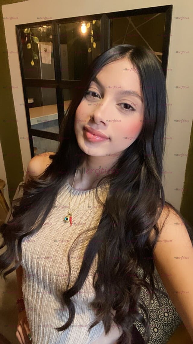 FOTOS DE NENA UNIVERSITARIA TODA UNA DIOSA CON MUCHA LUJURIA MUY CALIENTE PARA DARTE SEXO