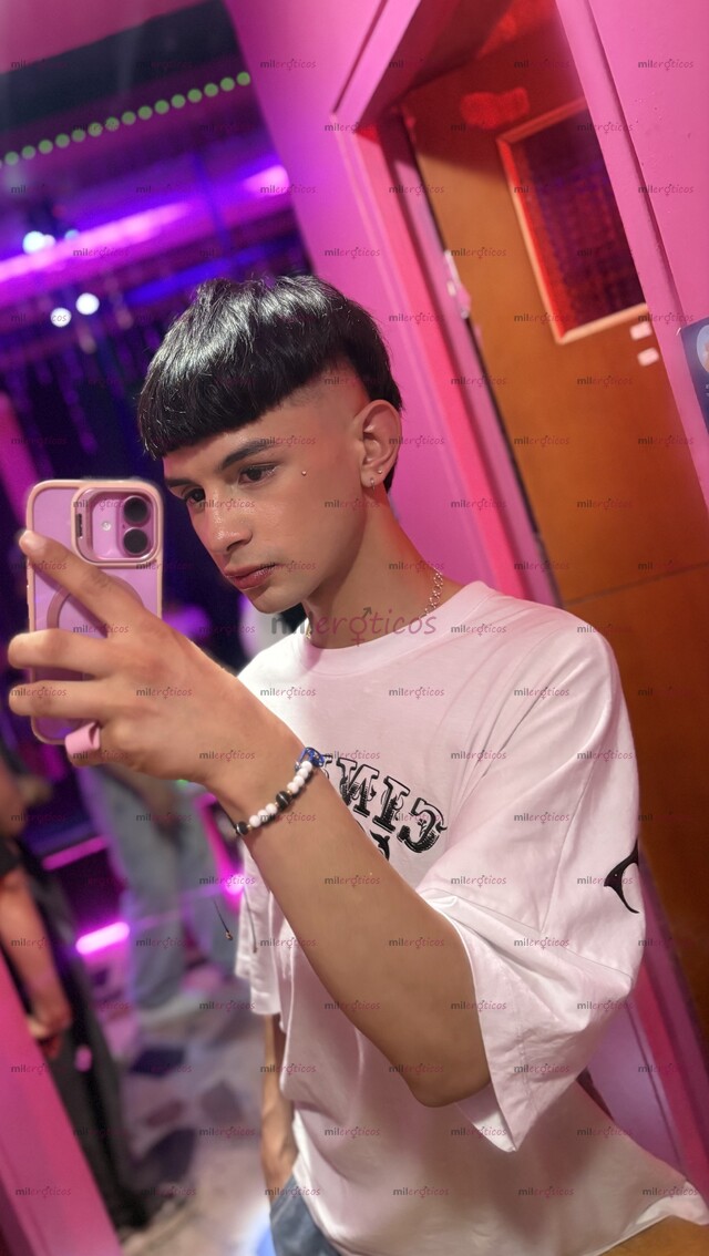 FOTOS DE JOVEN ENCANTADOR EN BUSCA DE NUEVAS EXPERIENCIAS