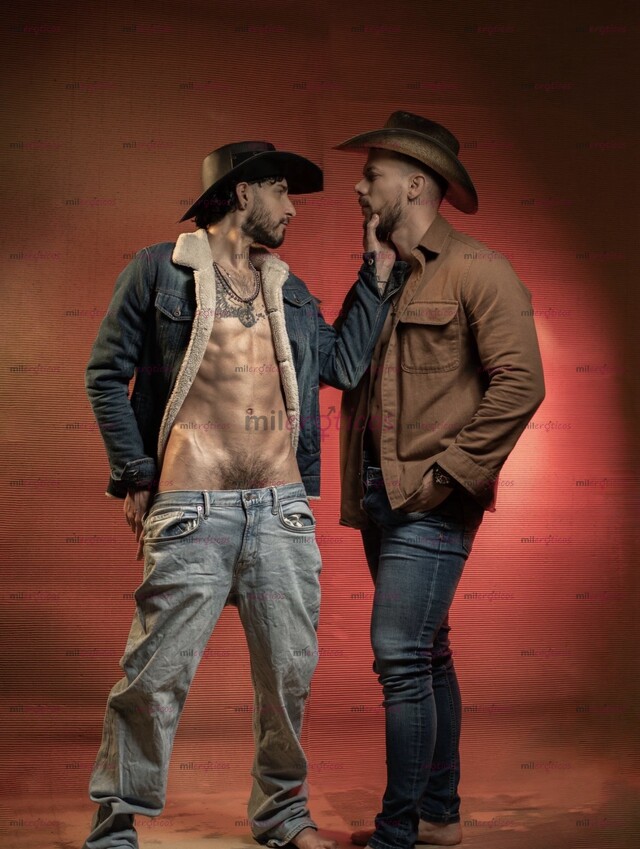 FOTOS DE DOBLE EXPERIENCIA 21 Y 23 CM DE PLACER, SIEMPRE LISTOS PARA SATISFACERTE