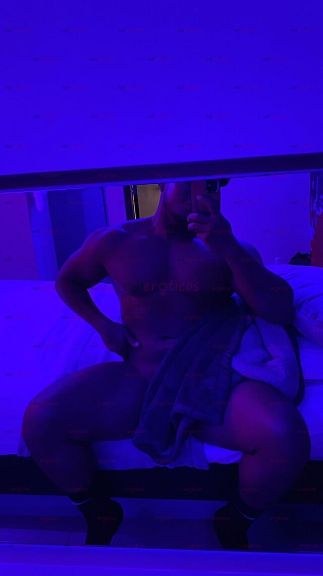 FOTOS DE JACKSON CHICO SCORT MORENO DE GYM CALIENTE DISPONIBLE PARA PASARLA MUY DELICIOSO