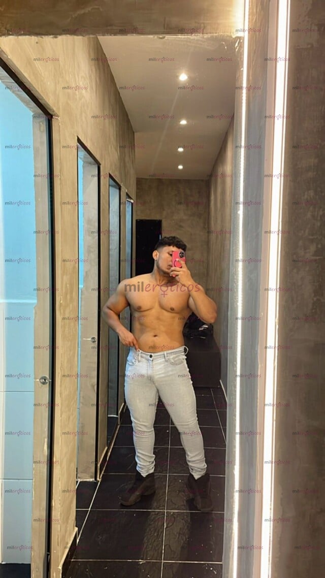 FOTOS DE JACKSON CHICO SCORT MORENO DE GYM CALIENTE DISPONIBLE PARA PASARLA MUY DELICIOSO
