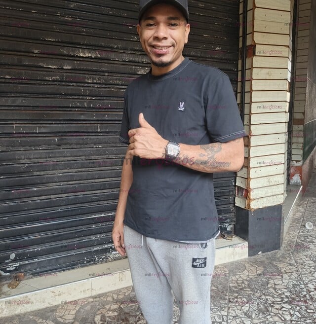 FOTOS DE BUENAS SOY ANDRES MUY ACTIVO CON GANAS DE COMPLACERTE MUCHO SOY MUY ARRECHO