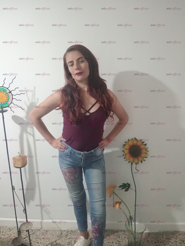 FOTOS DE MASAJE MÁS MUCHAS COSAS MÁS CON UNA MUJER COMPLACIENTE