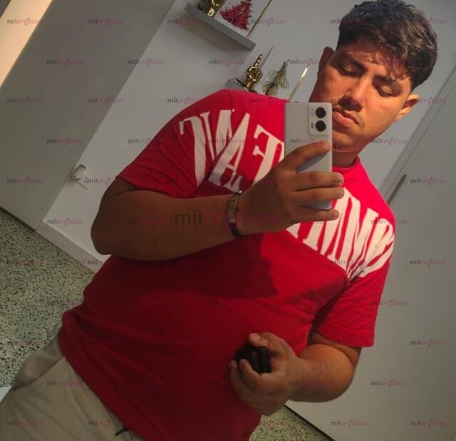 FOTOS DE JOVEN UNIVERSITARIO DISPONIBLE PARA SATISFACER