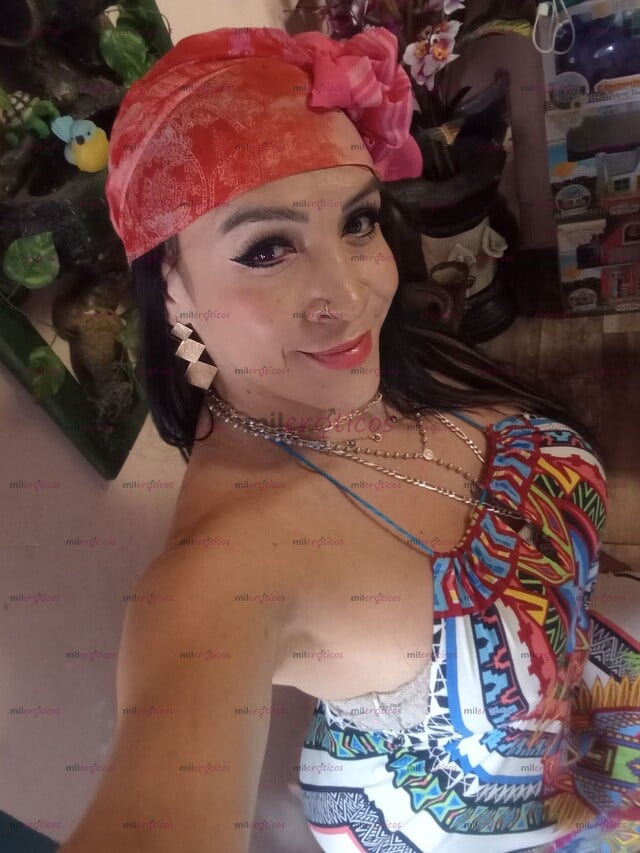 FOTOS DE SOY ELIZABETH,LA PELÍNEGRA MÁS HERMOSA,RICA Y COMPLACIENTE DE TODA LA RED