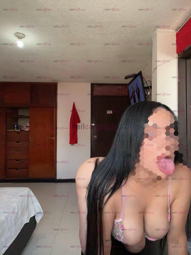 FOTOS DE DAME RICO EN 4 CUQUITA BIEN HUMEDA Y APRETADITA,DESLECHADORA COMO LE GUSTA BEBE