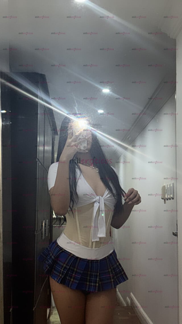 FOTOS DE MADDY NIÑA TRANS DE 19 AÑOS SÚPER CALIENTE Y COMPLACIENTE