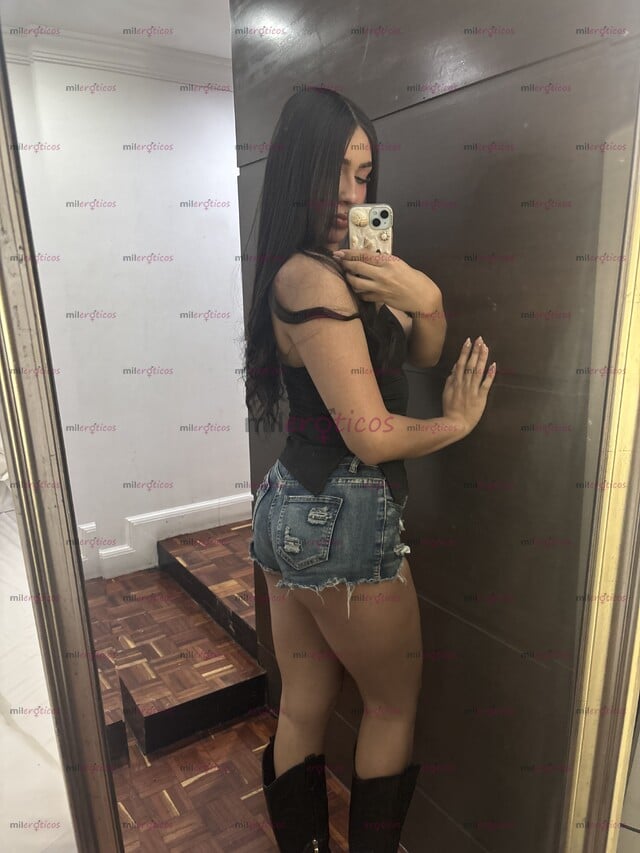 FOTOS DE MADDY NIÑA TRANS DE 19 AÑOS SÚPER CALIENTE Y COMPLACIENTE
