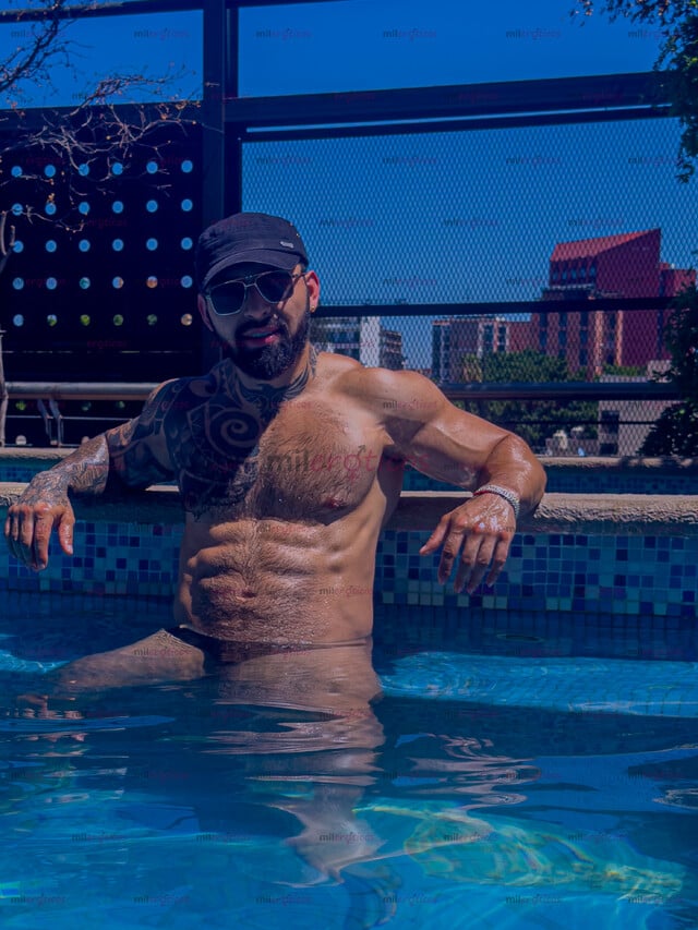 FOTOS DE EXTRANJERO GALAN VELLUDO CON PORTE MASAJISTA Y CREADOR DE EXPERIENCIAS.