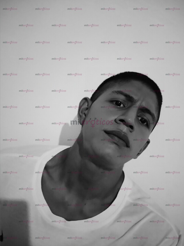 FOTOS DE ANDRES JOVEN DE 20 AÑOS PARA SATISFACER TUS DESEOS SEXUALES