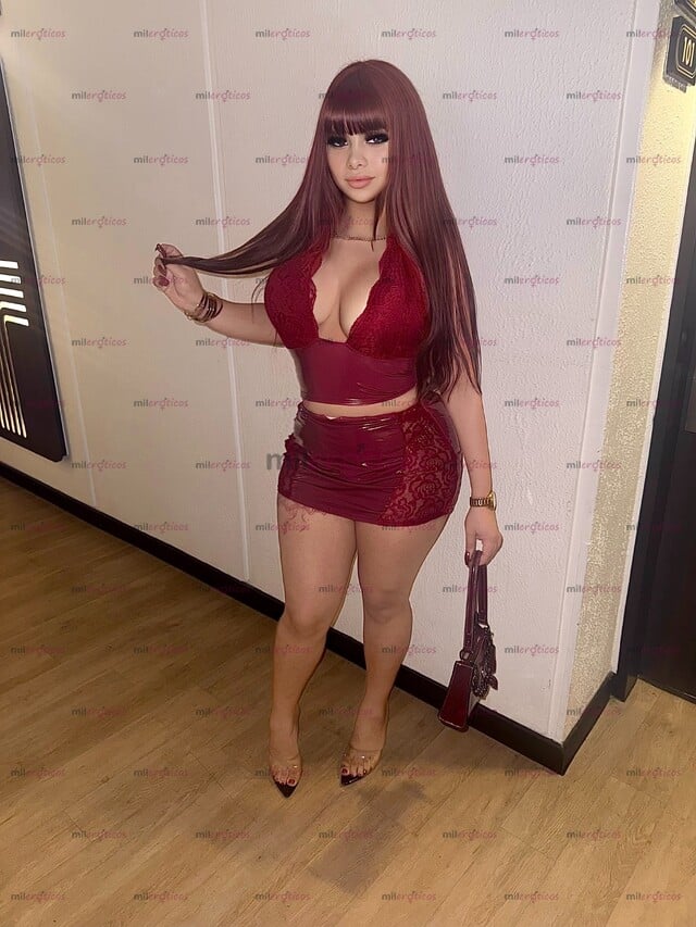 FOTOS DE RICA MUSA CON UNAS GRANDES NALGAS Y UN CARAMELO LECHOSO DE 20 CM