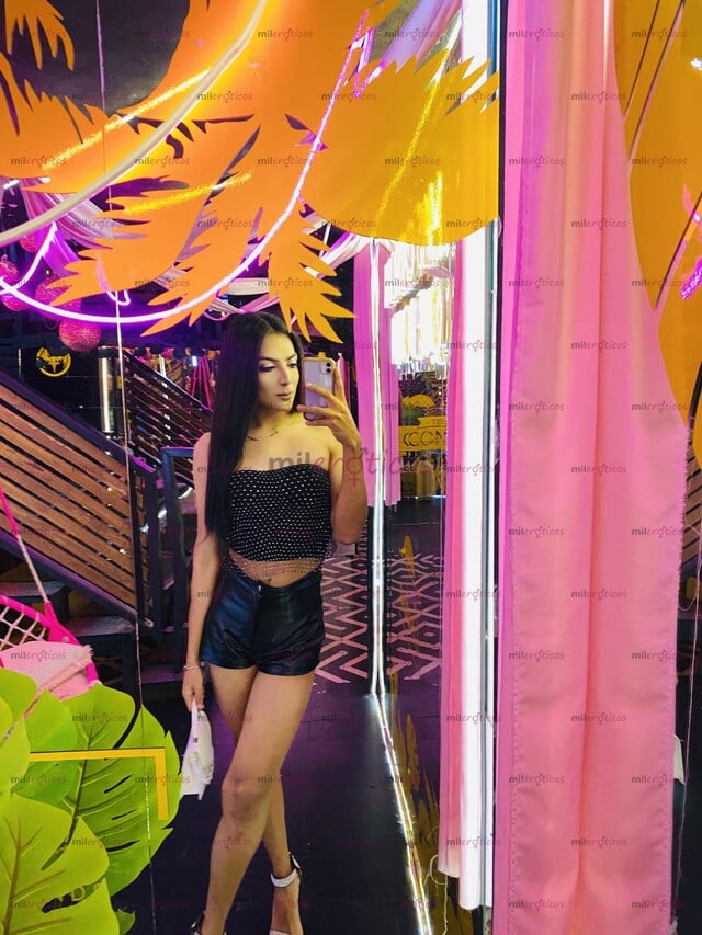 FOTOS DE SOY KENIA, UNA CHICA FEMENINA, ELEGANTE Y CON UNA PRESENCIA QUE CAUTIVA DESDE EL