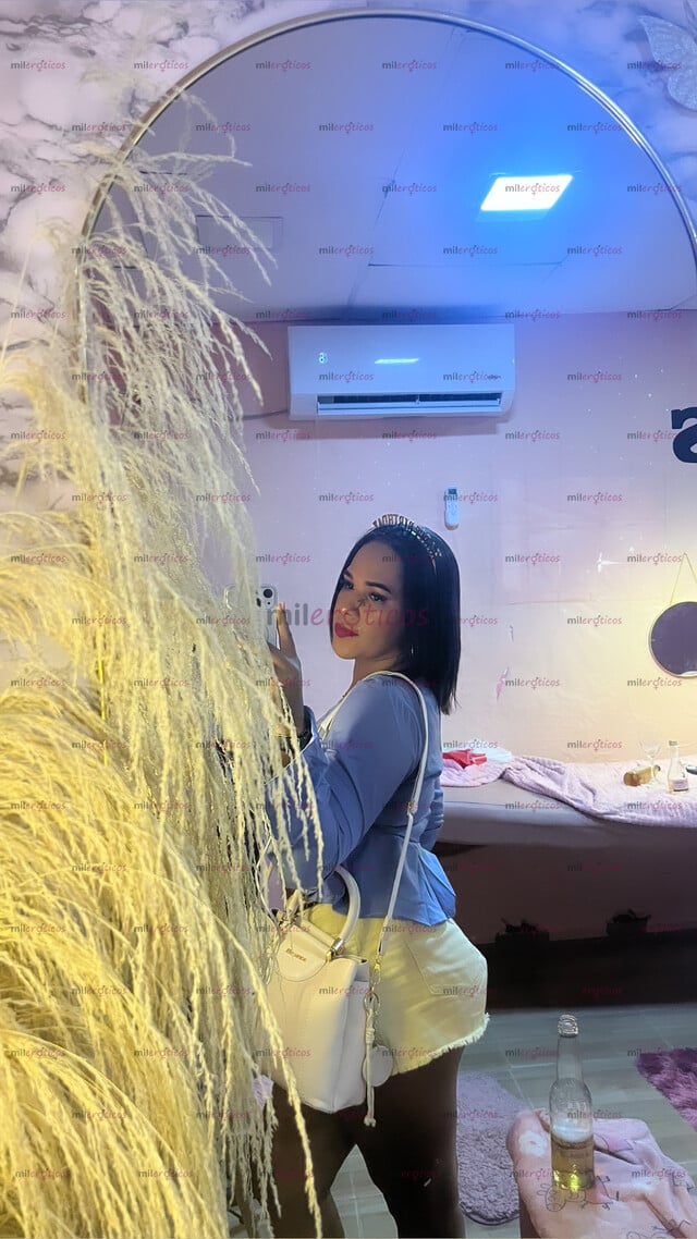 FOTOS DE HOLA LLEGÓ LUISA CON UNA COLA SÚPER GRANDE UNIVERSITARIA