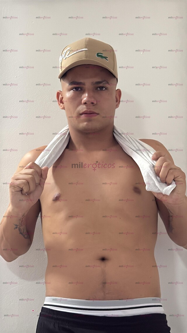 FOTOS DE JOVEN, BISEXUAL MENTE ABIERTA SIN LÍMITES CON SITIÓ PRIVADO DISPONIBLE