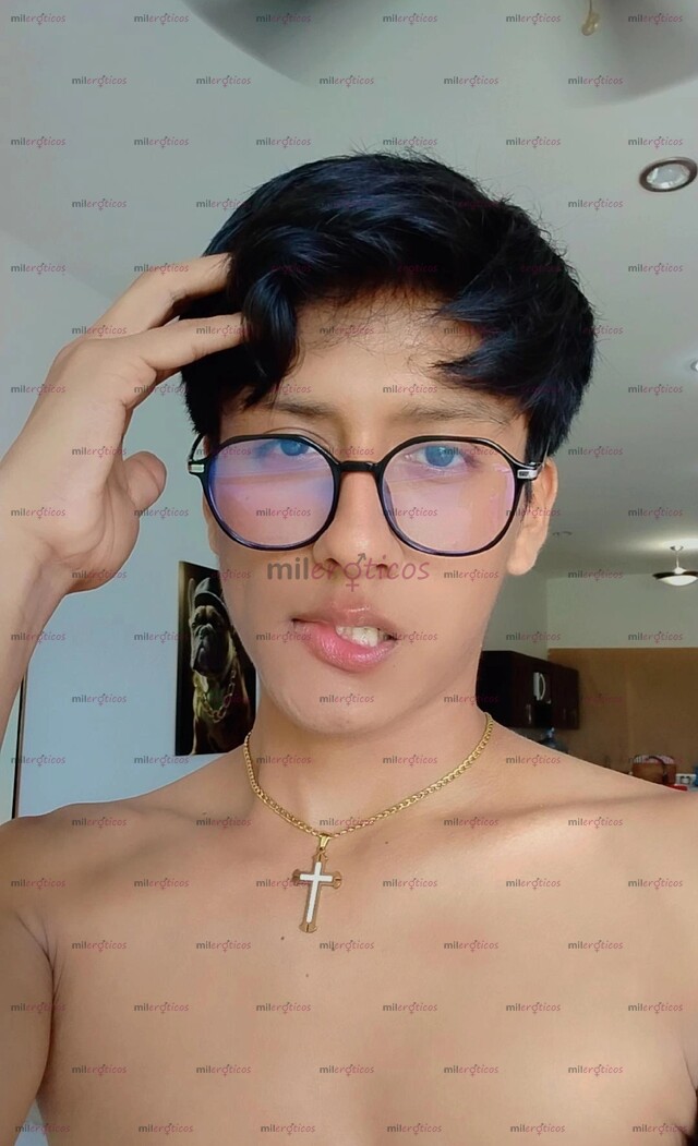 FOTOS DE JOVEN COMPLACIENTE DELGADO, NUEVO EN LA CUIDAD