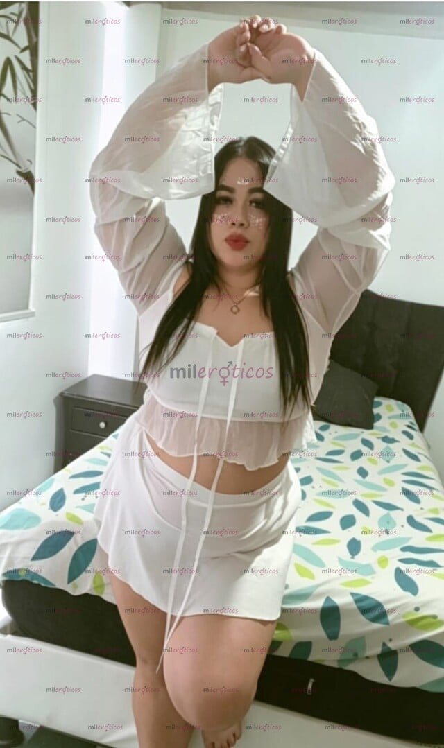 FOTOS DE MIS PAPÁS NO ESTÁN EN LA CASA VEN Y ME HACES EL AMOR RICO