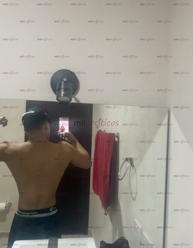 FOTOS DE JOVEN CHACAL, MUSCULOSO, DISCRETO Y VARONIL CON 21 CM
