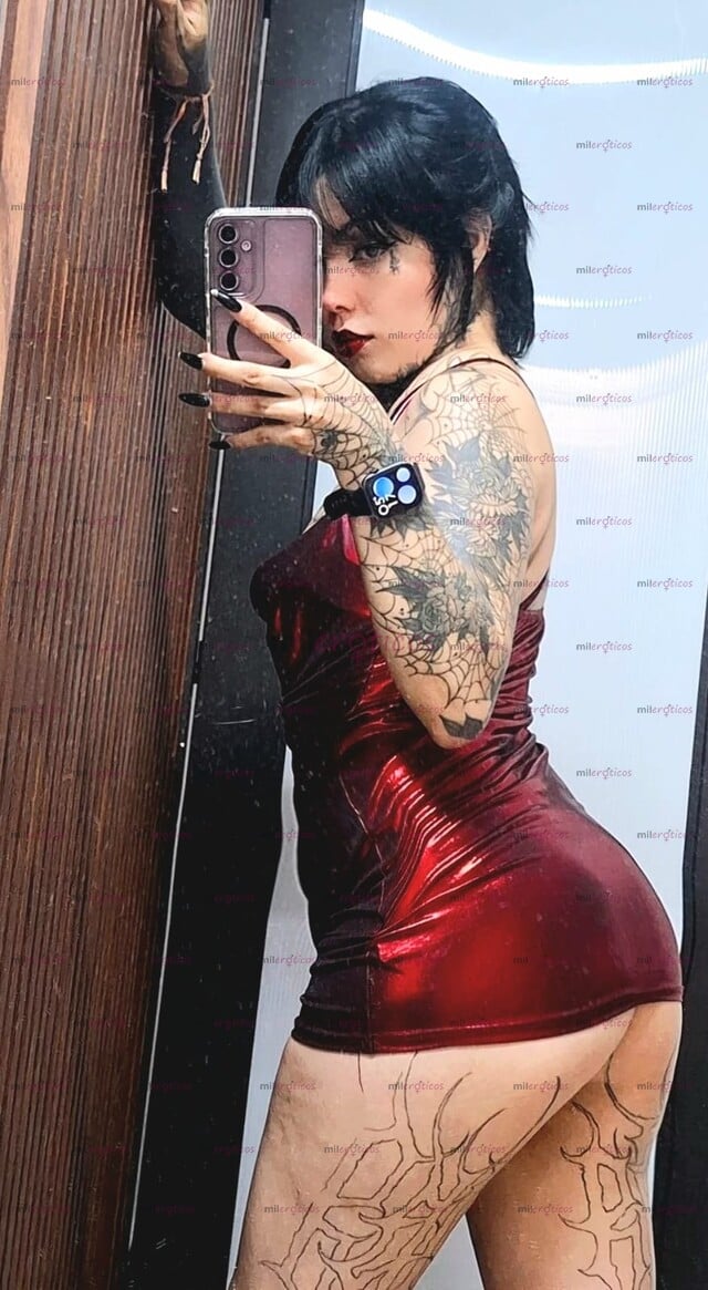 FOTOS DE BLACK WIDOW,UNA DIOSA, CARITA DE ÁNGELIGAL CHAPARRITA Y TATUADA