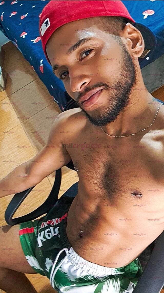 FOTOS DE JOVEN ATLETICO MUY VELLUDO DISPONIBLE. COMPLACIENTE