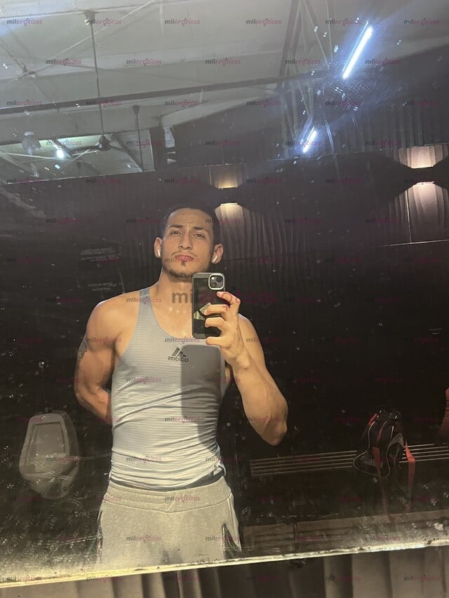 FOTOS DE MORENO, GUAPO Y COMPLACIENTE, ACOMPAÑANTE VARONIL CACHONDO