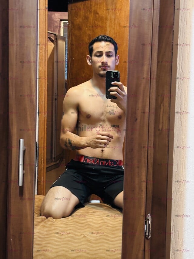FOTOS DE MORENO, GUAPO Y COMPLACIENTE, ACOMPAÑANTE VARONIL CACHONDO