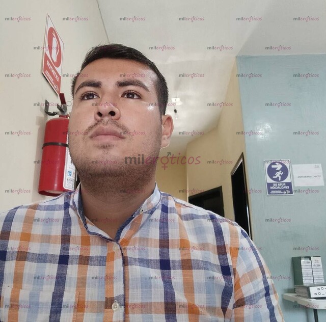 FOTOS DE CUMPLIDOR DE FANTASÍAS, JOVEN CALIENTE Y MORBOSO
