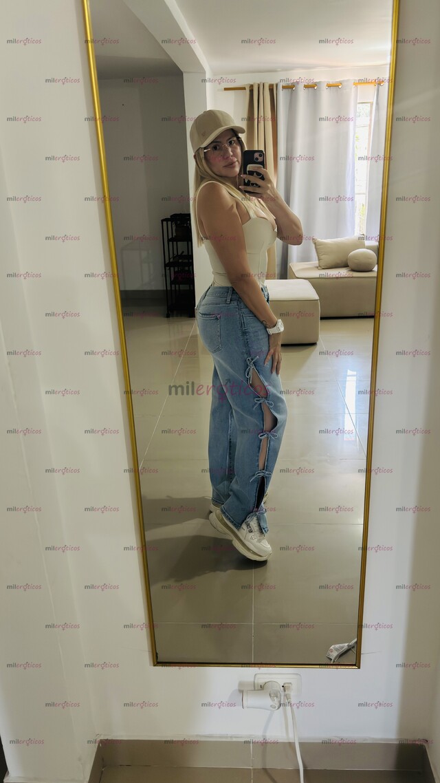 FOTOS DE SOY NICOLLE RUBIA MILF VOLUPTUOSA ,,TU MASAJISTA ERÓTICA Y SENSUAL .