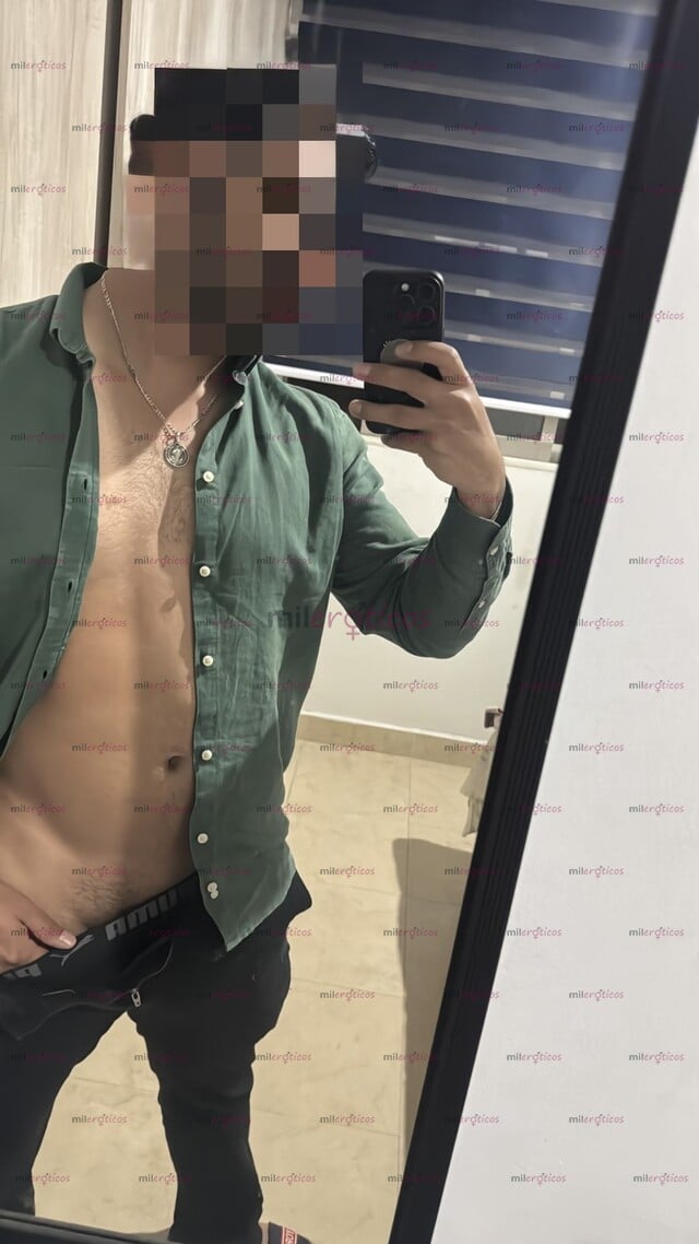 FOTOS DE MORENO FORMAL Y DISCRETO. ATREVIDO Y TODO UN CABALLERO