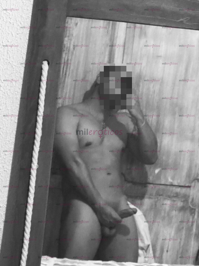 FOTOS DE MORENO FORMAL Y DISCRETO. ATREVIDO Y TODO UN CABALLERO