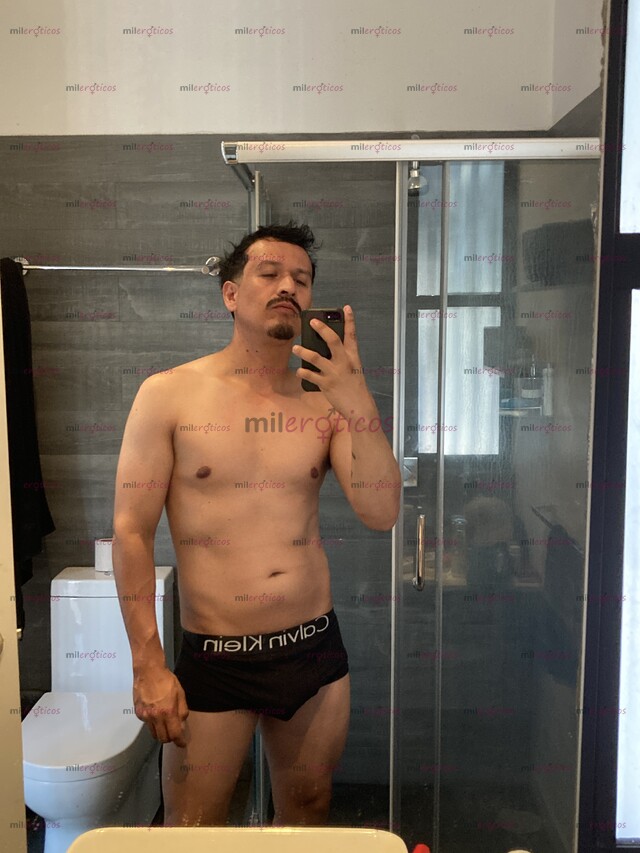 FOTOS DE MACHO ACTIVO , SIENTE EL PLACER DE UN HOMBRE AGUANTADOR