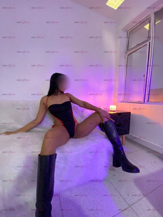 FOTOS DE HERMOSA PIEL CANELA, DELGADA, COLA DIVINA, CUERPO DE DIOSA
