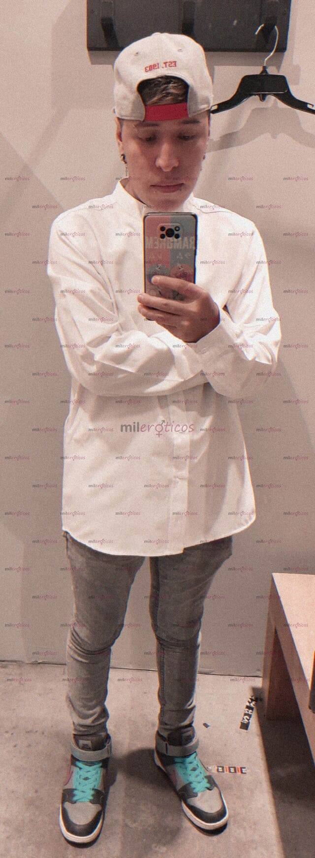 FOTOS DE TRATO CARIÑOSO POR FUERA Y MUY TRAVIESO EN PRIVADO