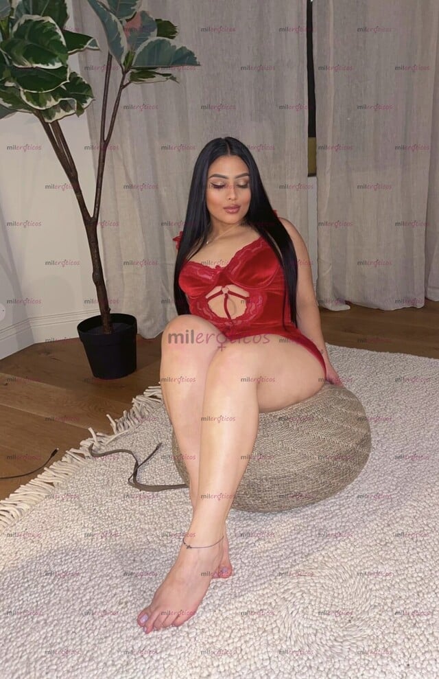 FOTOS DE ABBY VOLUPTUOSA , ROSTRO DELICADO CON PIEL PERFECTA