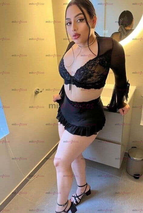 FOTOS DE ABBY VOLUPTUOSA , ROSTRO DELICADO CON PIEL PERFECTA