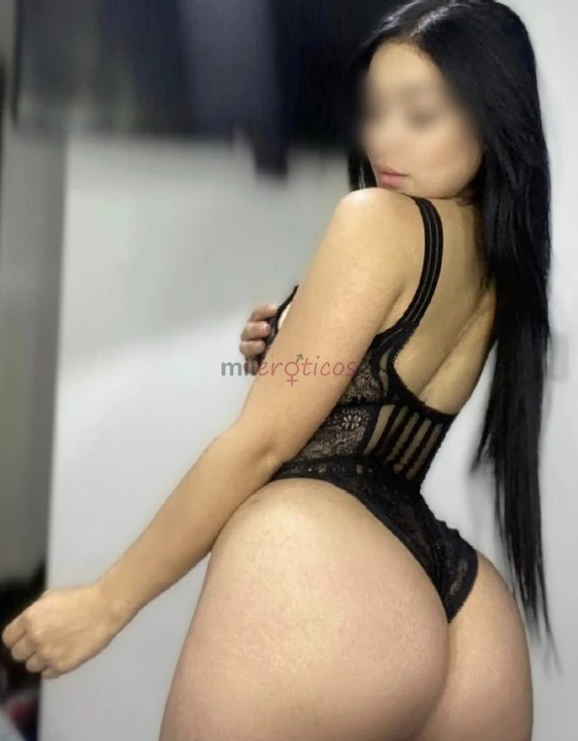 El servicio consiste en un masaje relajante profesional seguido de un masaje cuerpo a cuerpo donde podras tocarme muy suavemente y muy placentero y fi...