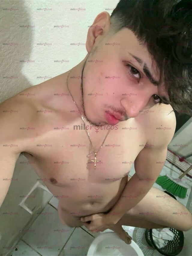 FOTOS DE CHAVITO SÚPER CACHONDO CON GANAS DE TODO Y DISPONIBLE PARA TI