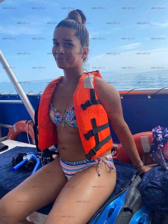 FOTOS DE ENTRONA, BUENA VIBRA, CERO MAL ROLLOS, NO ME GUSTAN LOS PROBLEMAS,