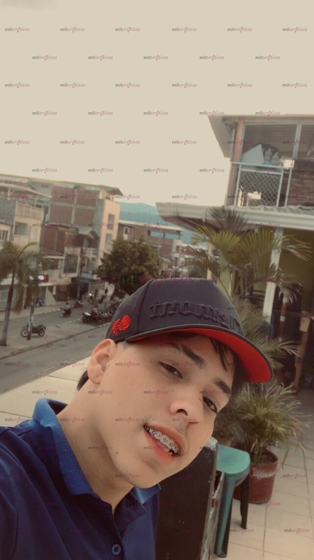 FOTOS DE SOY CHICO JOVEN PARCHADO SI AFÁN LISTO PARA SATISFACER TUS GUSTOS