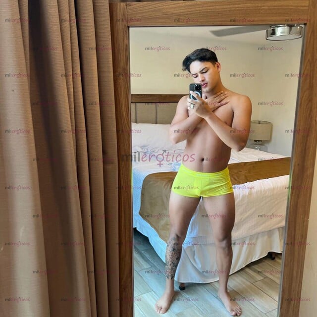 FOTOS DE TATUADO,ALTO,ATLETICO,NALGON,MORENO Y MUY COMPLACIENTE SOLO PARA TI