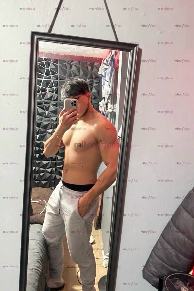 FOTOS DE CHAVITO SÚPER CACHONDO CON GANAS DE TODO Y DISPONIBLE PARA TI