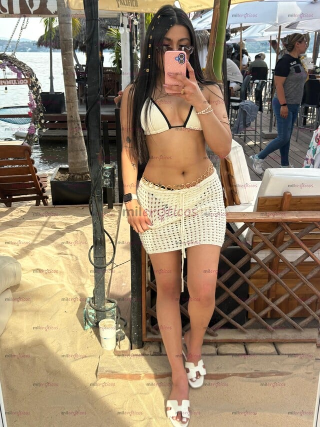 FOTOS DE BUSCAS MODELO ESCORT PARA MODELAR ROPA SEXY Y CANDENTE