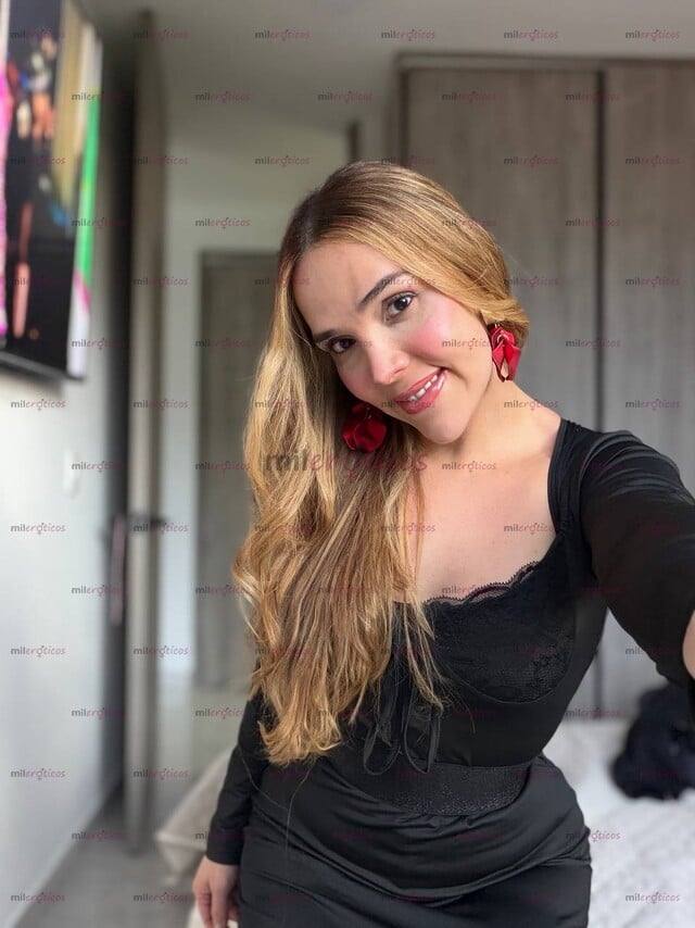 FOTOS DE HERMOSA NIÑA TRANS PERRA Y DISPUESTA A COMPLACERTE