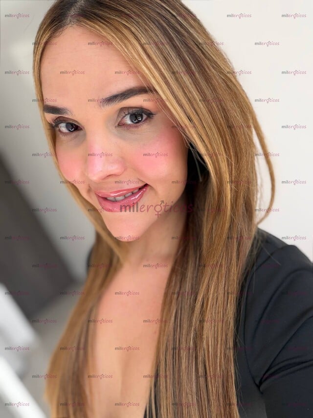 FOTOS DE HERMOSA MUJER TRANS PERRA Y DULCE PARA TI