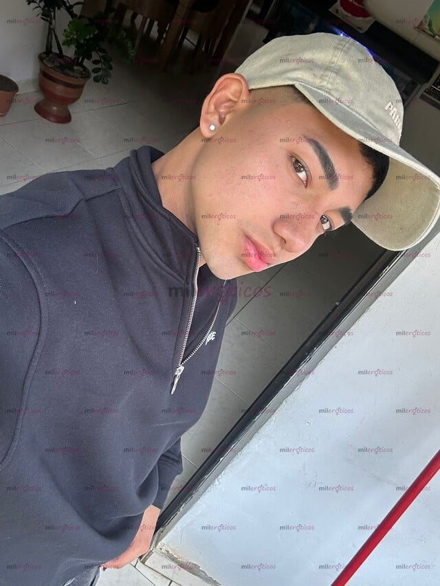FOTOS DE CHICO PASIVO DISCRETO DISPONIBLE RESERVA AHORA