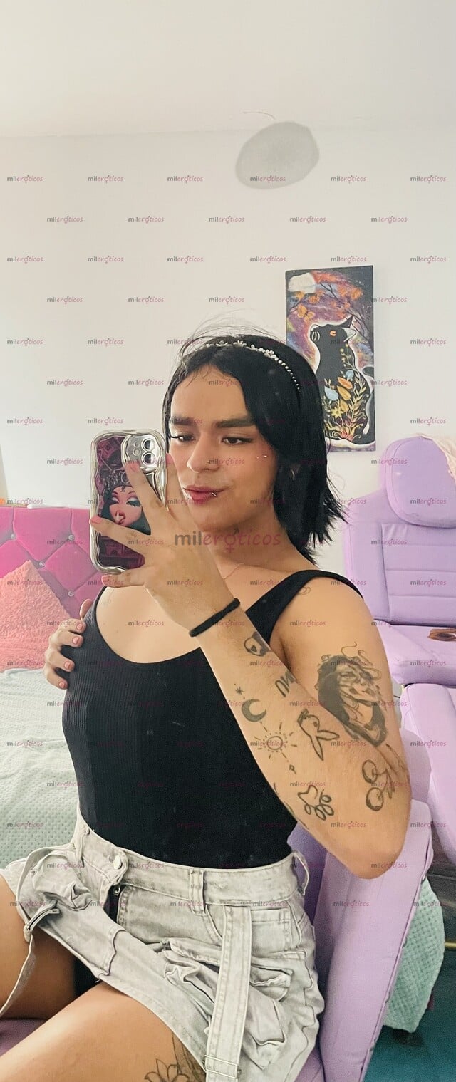 FOTOS DE HERMOSA NIÑA TRANS TRAVIESA Y TATUADA DISPUESTA A COMPLACERTE