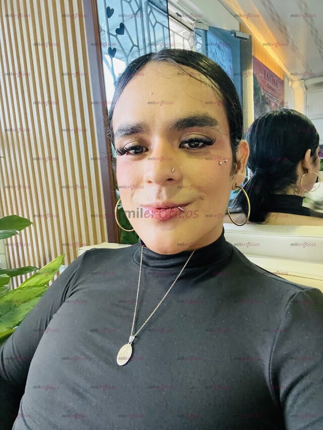 FOTOS DE HERMOSA NIÑA TRANS TRAVIESA Y TATUADA DISPUESTA A COMPLACERTE