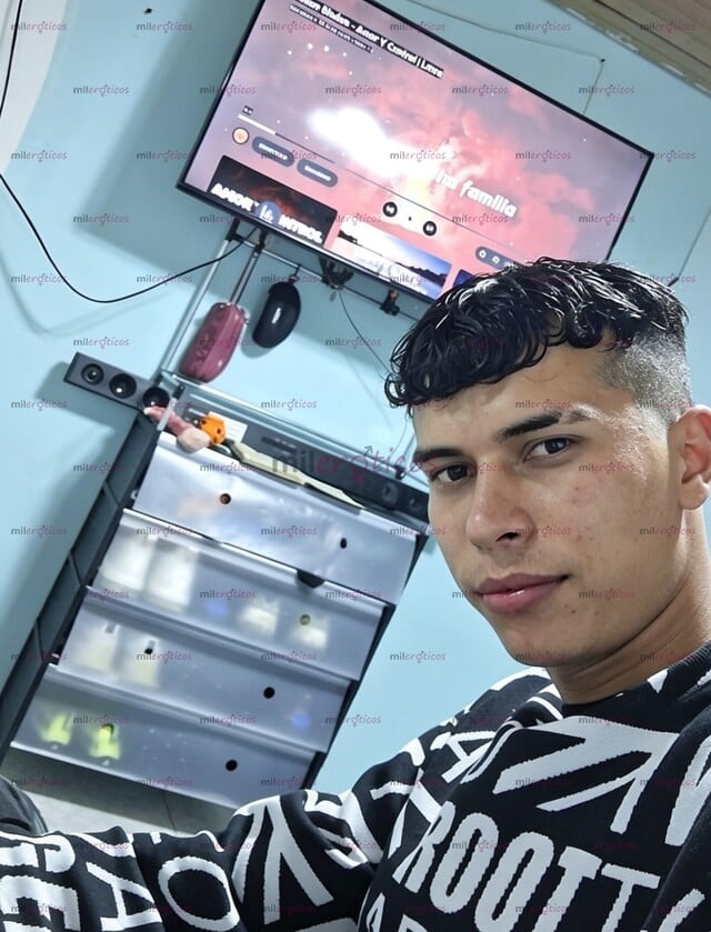 FOTOS DE JOVEN RESERVADO Y COMPLACIENTE VEN A DISFRUTAR